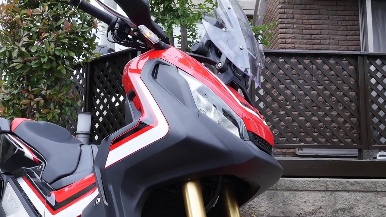中編HONDA X ADVを細かく見ていきましょう。これスクーターじゃなくて、バイク。