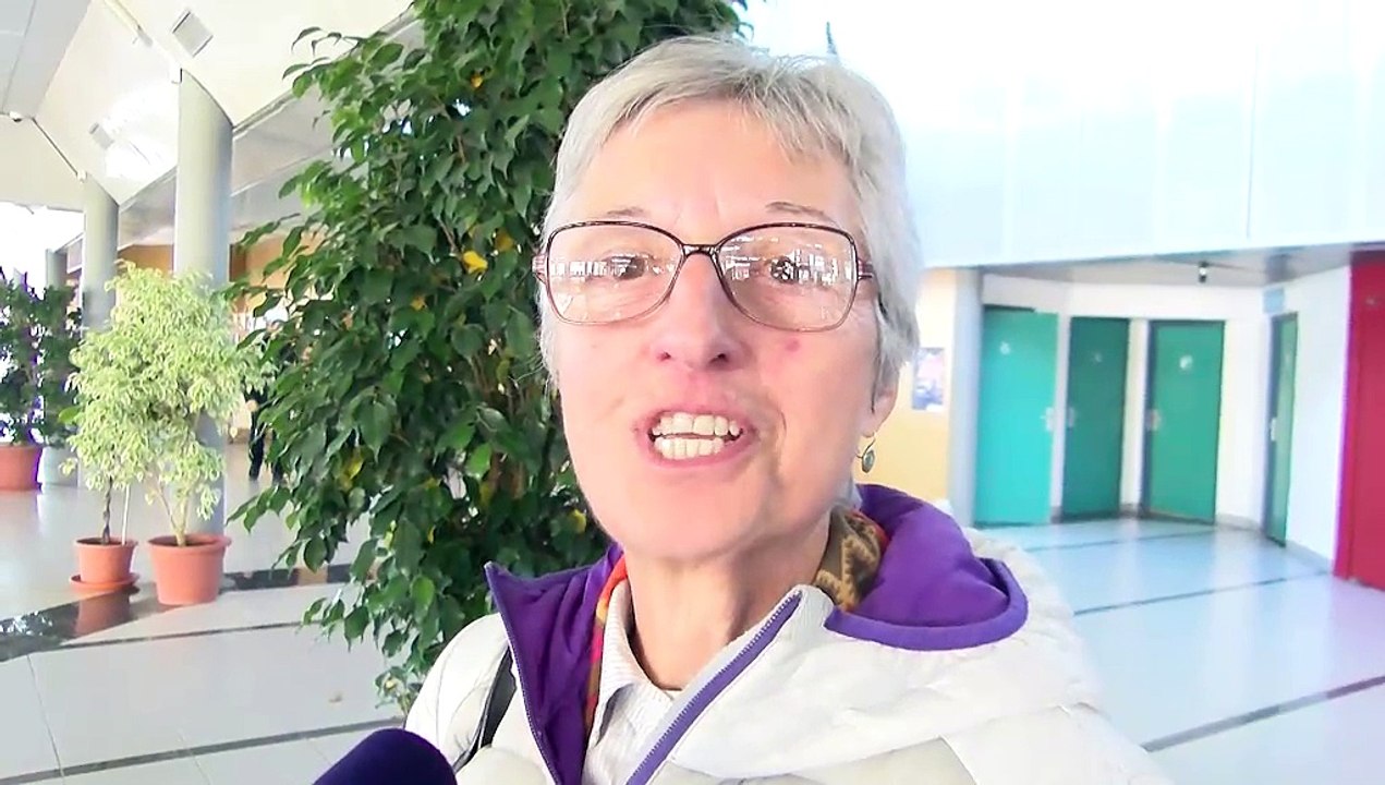 Réactions des visiteurs au " Noël artisanal 2017 " à La Halle de Martigues