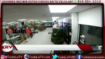 Chófer se estrella contra vitrina de tienda y huye como si no pasara nada-Al Rojo Vivo-Video