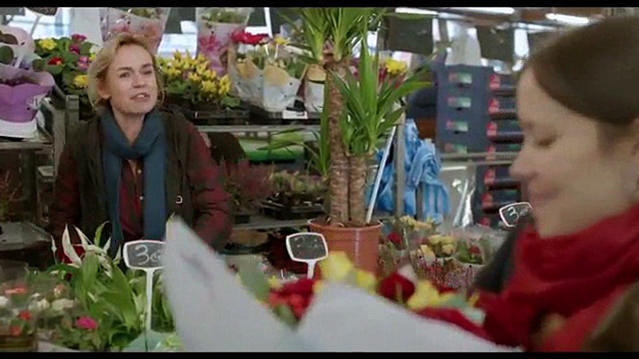 UNE SAISON EN FRANCE Bande Annonce (2018) Sandrine Bonnaire, Film Français