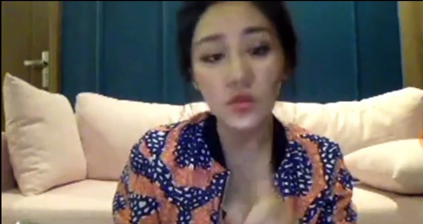 "Fan Chi Pu" dọa "giết" Văn Mai Hương