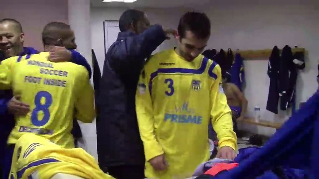 La joie dans les vestiaires de l'usm aprés la victoire face à Consolat