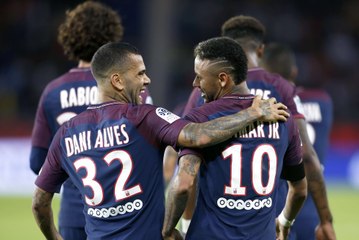 Daniel Alves encense Neymar