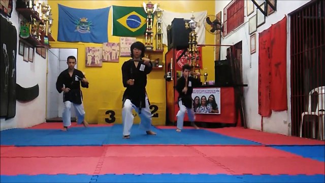 Primeiro Kata - Kobudo - Maezato No Nunchaku - Academia KIKA DOJO - Mongagua - Kobudo