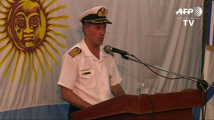 Buscas de submarino argentino seguem apesar de 'explosão'