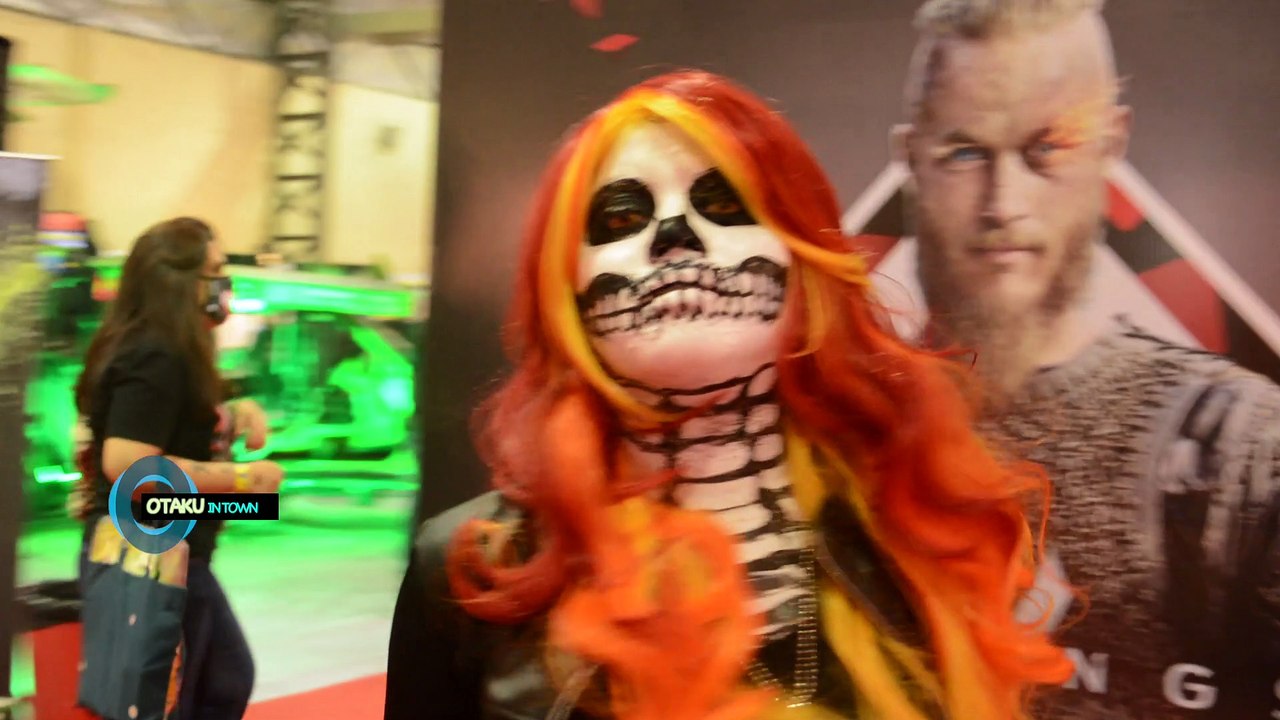 Crazy Cosplayers At MCC 2017 | Otaku In Town