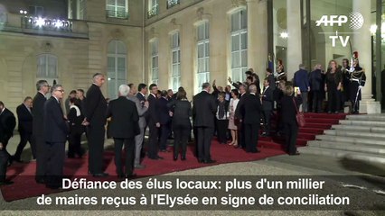 Macron reçoit les maires à l'Elysée