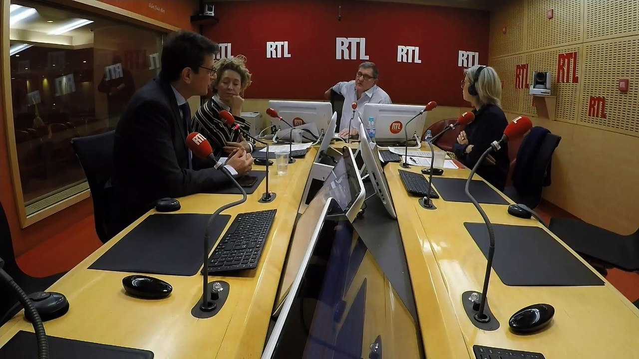 Comptes clôturés du FN : une banque peut-elle faire ce qu'elle veut ?