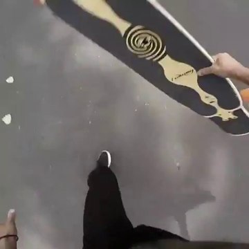 Superbe figures freestyle en longboard comme si vous y étiez !! Filmées à la Gopro