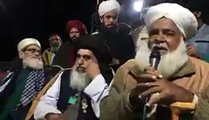 Watch What Kind of Story Peer Afzal Qadri Narrating in Islamabad Dharna