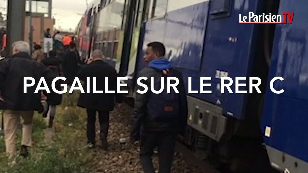 RER C : des voyageurs excédés descendent sur les voies