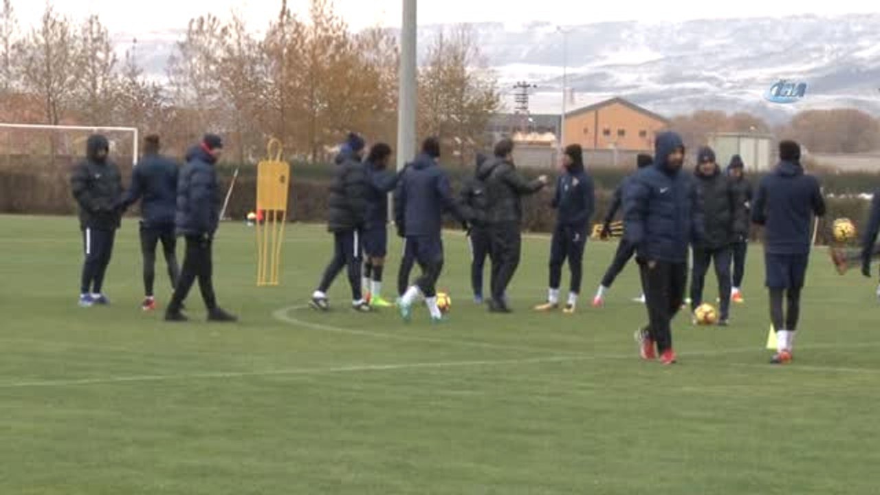 Kayserispor'da Medipol Başakşehir Mesaisi Devam Ediyor
