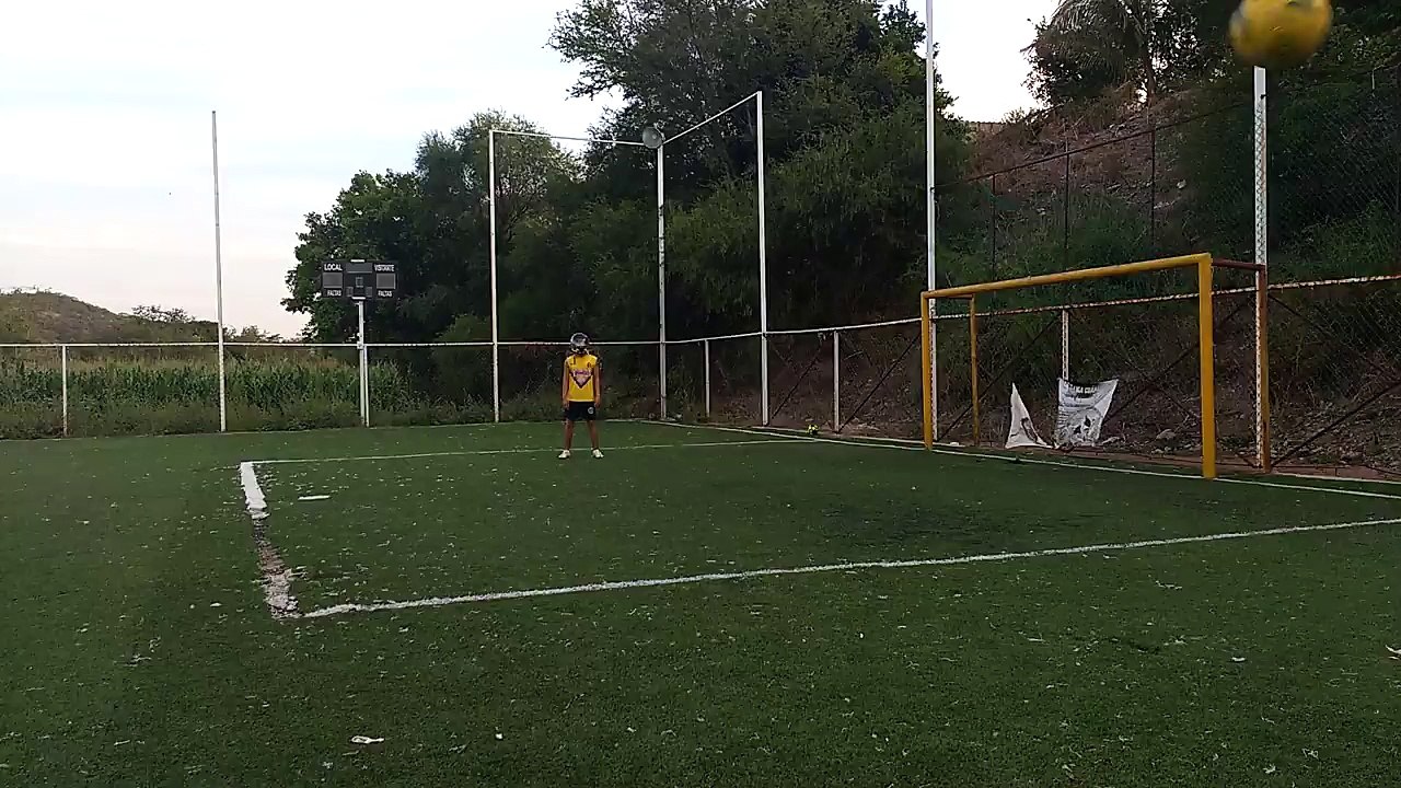 Tutorial Como No Meter Un Gol Con Casco!