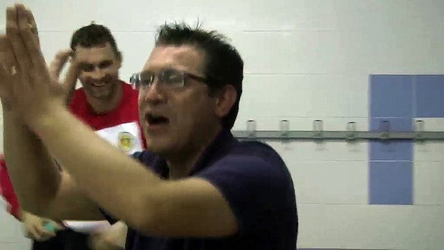 Séquence insolite dans les vestiaires du FC Martigues hier soir à Mont de Marsan