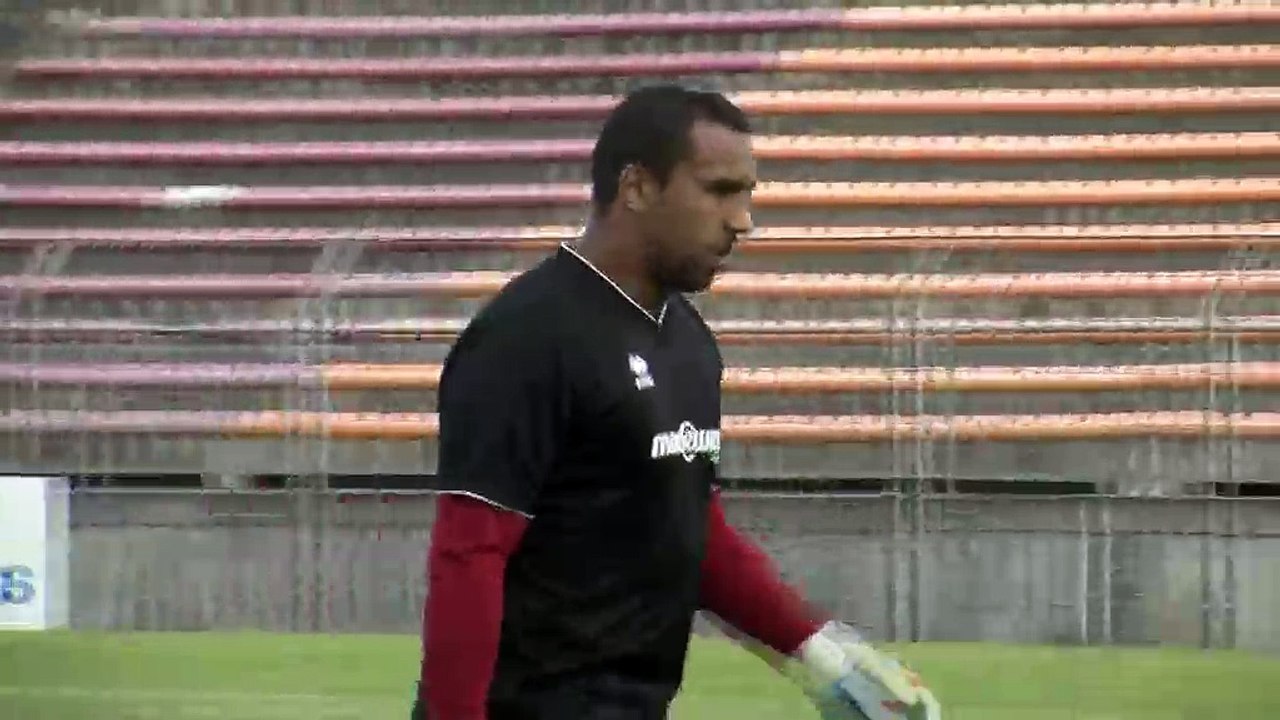 Le portier du FC Martigues Samir Kouakbi a stoppé encore un pénalty à Turcan