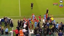 Football : Un joueur australien s'en prend violemment à un ramasseur de balles (vidéo)