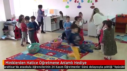 Miniklerden Hatice Öğretmene Anlamlı Hediye