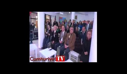 Saygı duruşunda tekerlekli sandalyesinde oturamadı