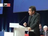 Sarkozy bombe le torse face aux grévistes