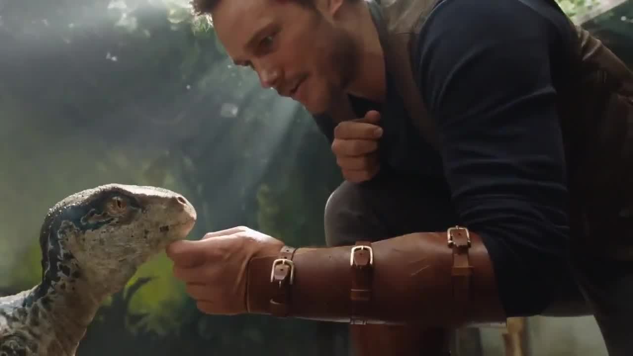 Jurassic World Sneak Peek - Chris Pratt Movie