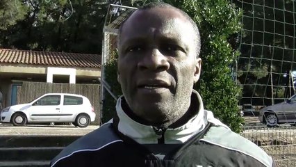Le co-entraîneur du FC Istres Max Valentin avant le match en retard au Poirée sur Vie