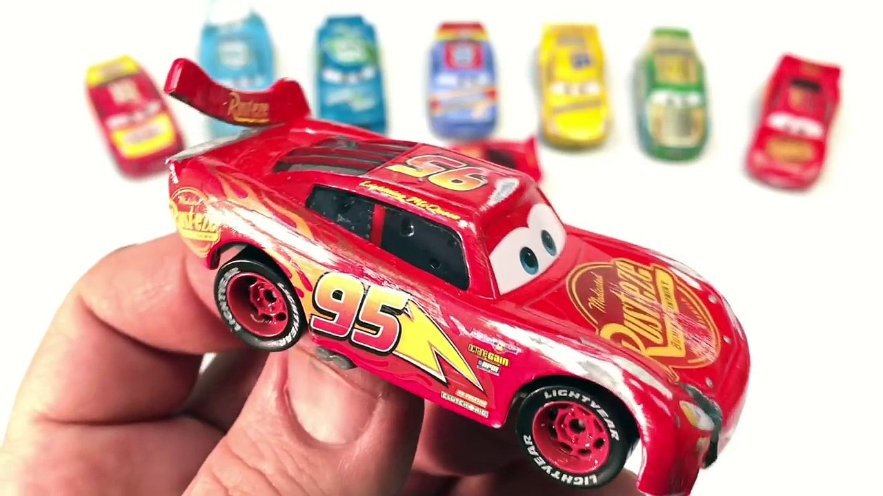 Disney Cars 3 Crash 'Ems - Lightning McQueen