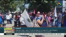 Empleados del gobierno chileno marchan por aumentos salariales
