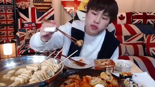 BJ꽃돼지 시장 떡볶이+오뎅+김밥+튀김 먹방