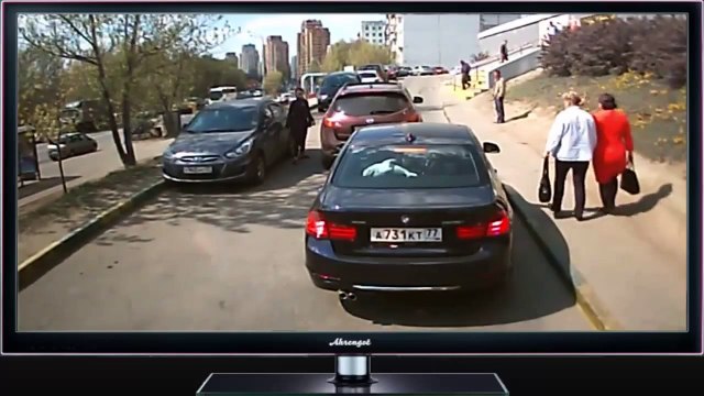 ✰ Бабы за рулем ✰ Пьяная девушка за рулем КАЧАЕТ права