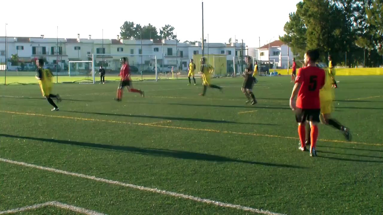 O golaço de Luís Gaspar, no Brejos de Azeitão vs Juventude Melidense (4-3) para a II divisão Distrital