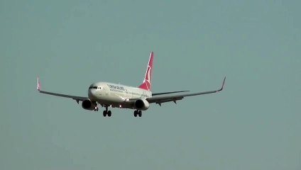 Ce pilote d'avion évite le drame de peu en redécollant juste après son atterrissage raté