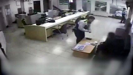 [좋은뉴스] 한 달 생활비 든 지갑 찾아준 경찰관 / YTN