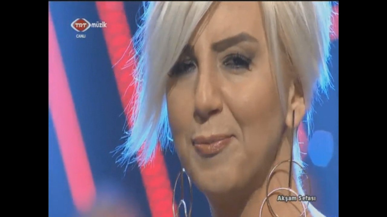 AYŞE EKİZ ÖNCE TUTTUN ELİMDEN CANLİ