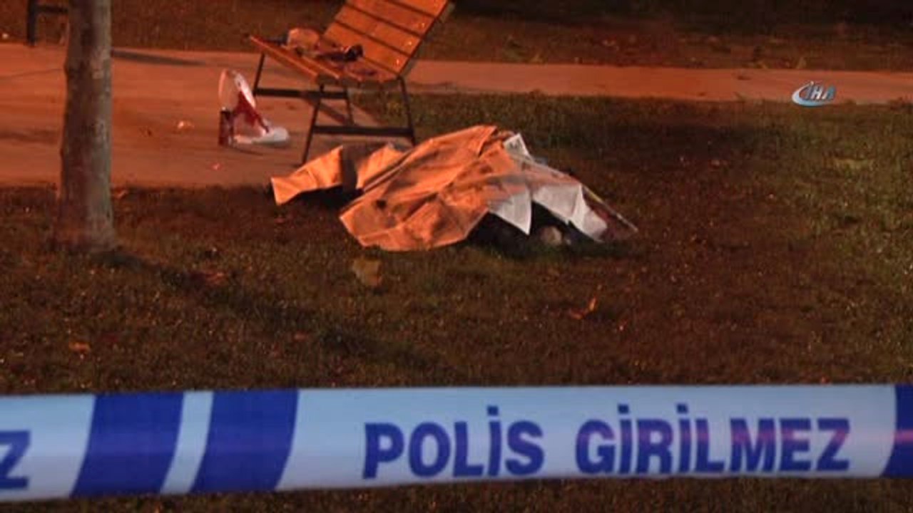 İzmir'de Parkta Oturan Bir Kişi İnfaz Edildi