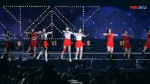 饭拍韩国女团热舞现场, 很受欢迎的一首歌!_高清(00h00m51s-00h00m53s)