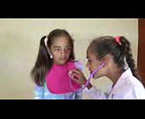 DOC MCSTUFFINS GIVES SARAH A CHECKUP! In Real Life FUNNY KIDS TOYS TO SEE MOVIE