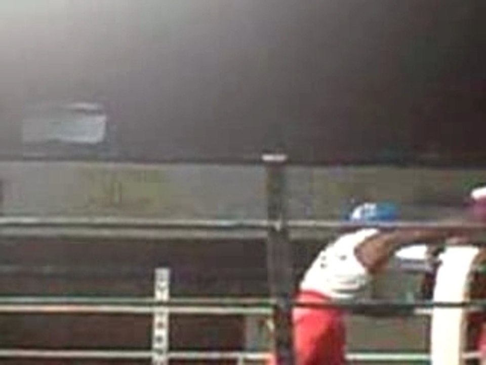 BWANA VS NUNO  ( BOXE AMATEUR )  K. O  1er ROUD