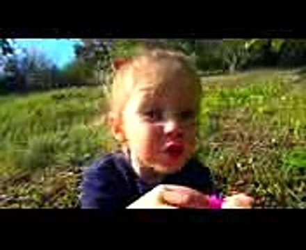 Вредные детки воруют Игрушки Kid steals toys from Funny Baby Kids Song Nursery Rhyme for kids