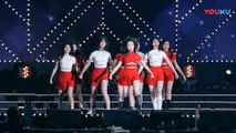 饭拍韩国女团热舞现场, 很受欢迎的一首歌!_高清(00h02m38s-00h02m40s)