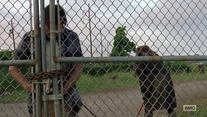 The Walking Dead 8x04: Jerry Saves Ezekiel [HD]