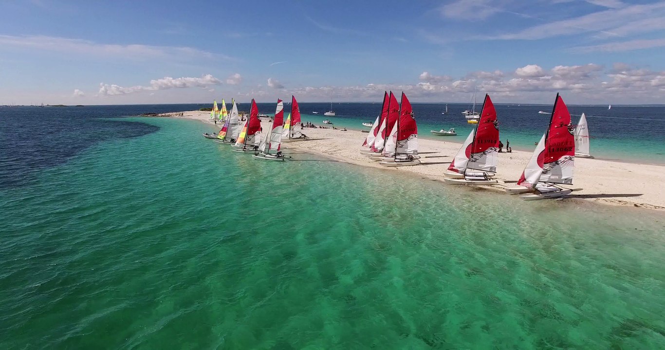 Vol au dessus de l'Ecole des Glénans - Bretagne Télé