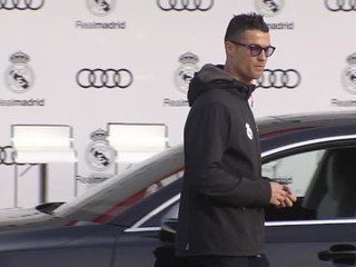 Télécharger la video: Para Pemain Real Madrid Mendapat Mobil Audi Gratis