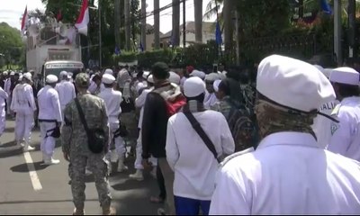 Massa Demo Kasus Viktor Laiskodat Tak Ada Kelanjutan