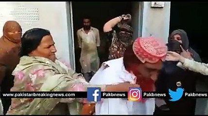 جعلی عامل بابا کی اصلی دھلائی۔۔۔اولاد کی خواہش لیئے آنے والی لڑکی سے جعلی پیر کی انوکھی فرمائش، پورے کپڑے اُتارو تعویز ل