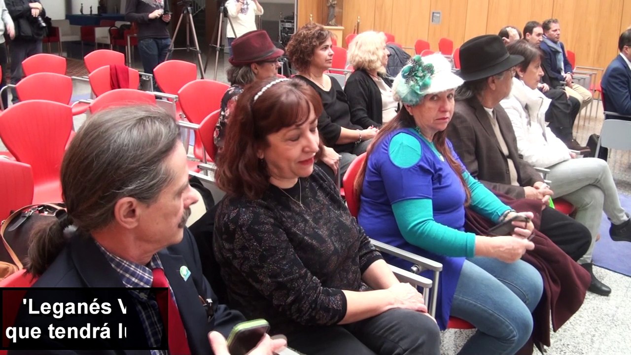 El Ayuntamiento acogió a varios artistas participantes en el concurso ’Leganés Verde’