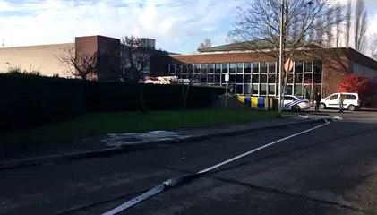 Forest: les pompiers refroidissent les décombres à l'usine Milcamps