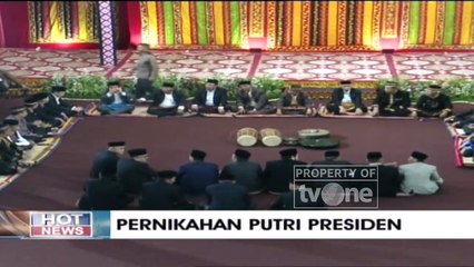 Prosesi Marolok Alok Kahiyang-Bobby Oleh Para Tetua Adat