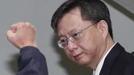 "우병우 파이팅" 시민 응원에 깜짝 놀란 우병우 / YTN