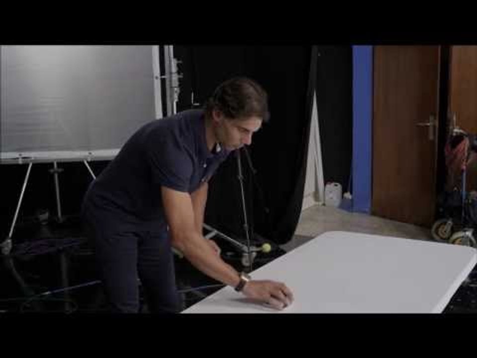 Incredible Rafa Nadal Poker trick shot on PokerStars shoot