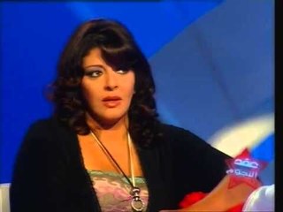 شاهد الفنانة هالة صدقى عندما تألش على المذيع # انتى جادة # جدة دي السعودية!!